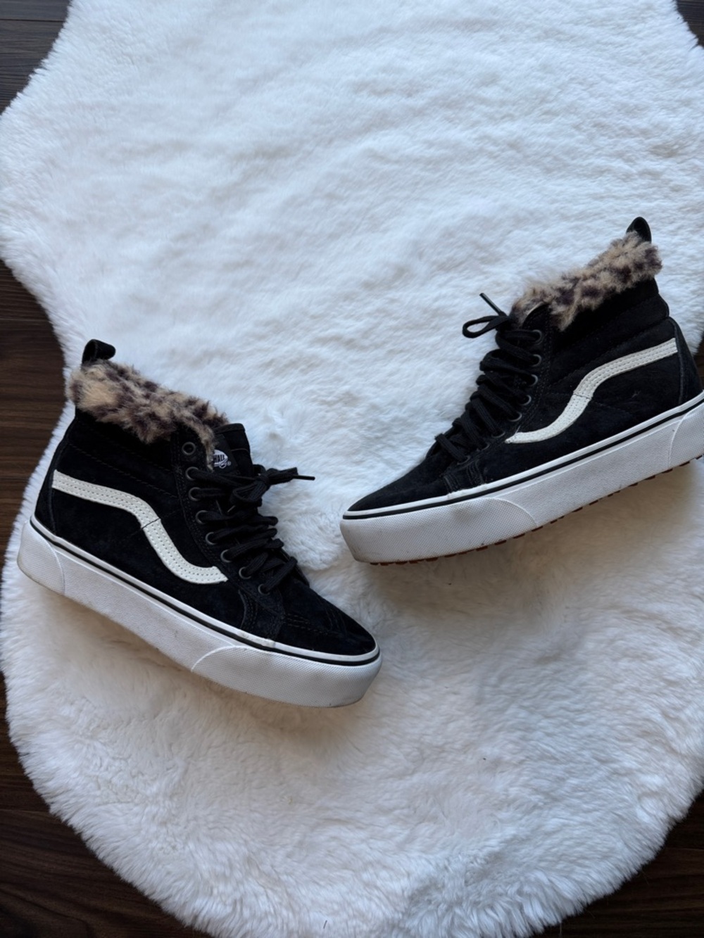 Vans Black Suede SK8-Hi Platform Sneakers Faux Fur Collar Womens 8.5 - Picture 9 of 9